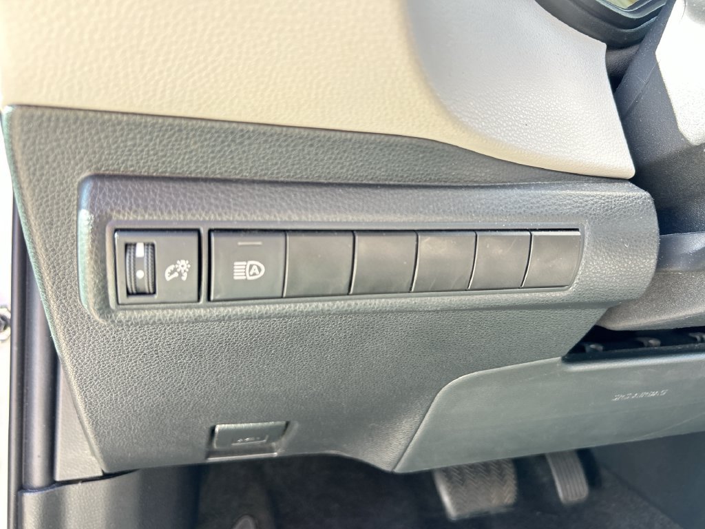 Used 2024 Toyota Corolla LE FWD image 13