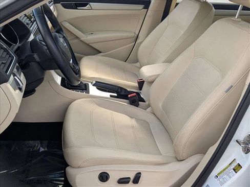 Used 2019 Volkswagen Passat 2.0T Wolfsburg w/ Wheels & Sunroof Package image 16