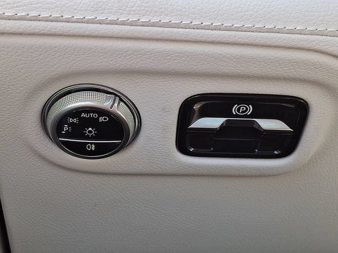 Used 2023 Mercedes-Benz EQS 580 4MATIC SUV image 26