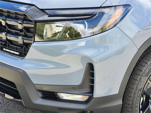 New 2026 Honda Ridgeline Black Edition image 10