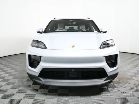 New 2026 Porsche Macan Electric RWD image 27
