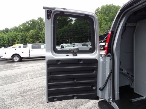 Used 2023 GMC Savana 2500 w/ Driver Convenience Package RWD image 39