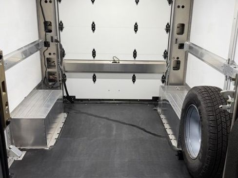 Used 2025 Chevrolet Brightdrop 400 image 18