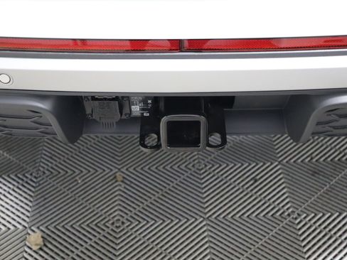 Used 2025 Volkswagen Atlas Peak Edition SE image 46