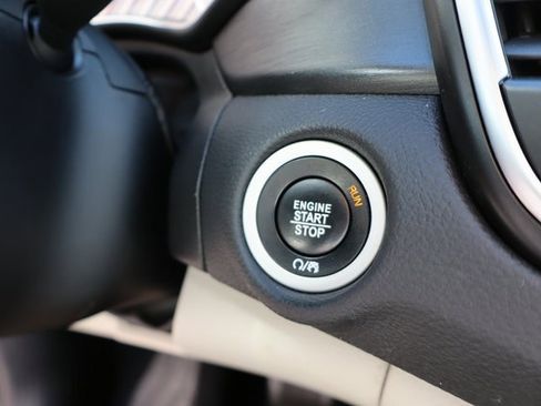 Used 2017 Chrysler 200 Limited Platinum w/ Comfort & Convenience Group image 15