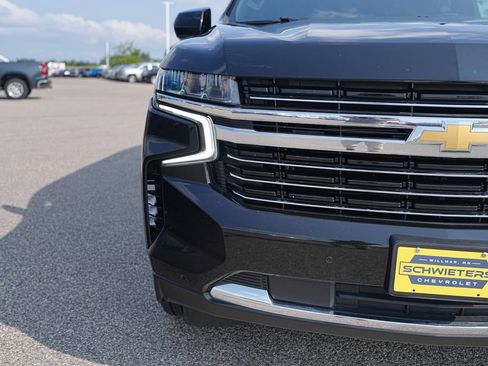 Used 2024 Chevrolet Suburban LT AWD/4WD image 3