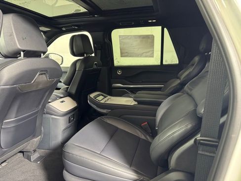 New 2025 Lincoln Navigator L Reserve w/ Jet Appearance Package image 59