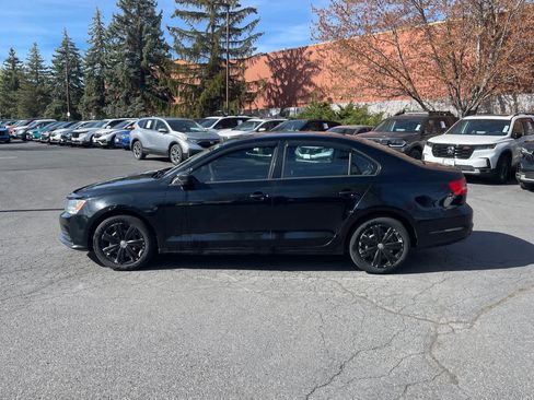 Used 2015 Volkswagen Jetta TDI S image 2