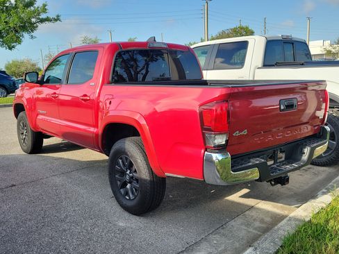 Used 2021 Toyota Tacoma SR5 AWD/4WD image 4