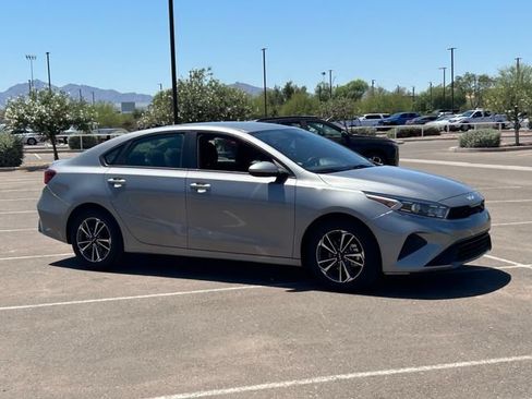 Used 2024 Kia Forte LXS FWD image 7
