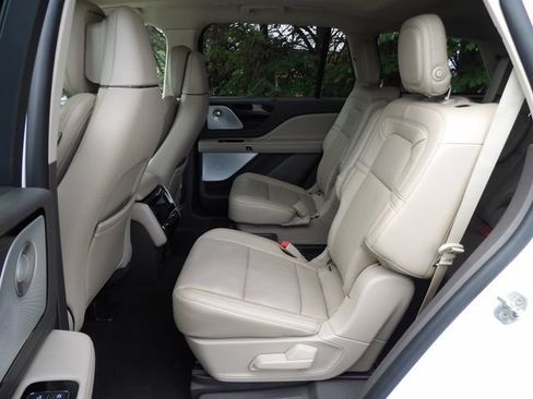 Used 2020 Lincoln Aviator Reserve w/ Equipment Group 202A AWD/4WD image 10