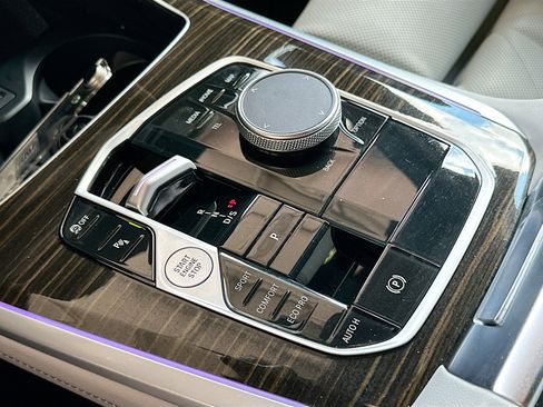 Used 2024 BMW X5 sDrive40i w/ Parking Assistance Package image 17