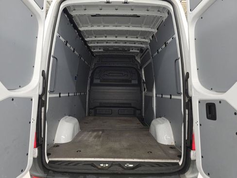 Used 2024 Mercedes-Benz Sprinter 2500 image 6