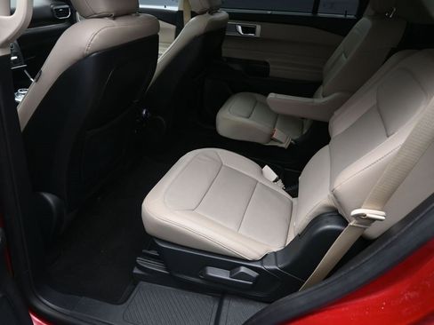 Used 2020 Ford Explorer Limited image 22