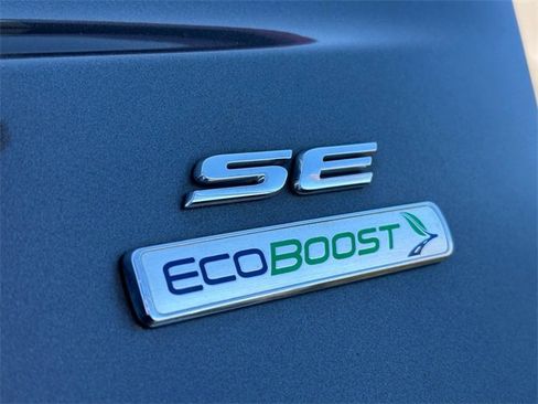 Used 2020 Ford Fusion SE image 10