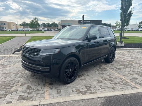 Used 2025 Land Rover Range Rover SE AWD/4WD image 1