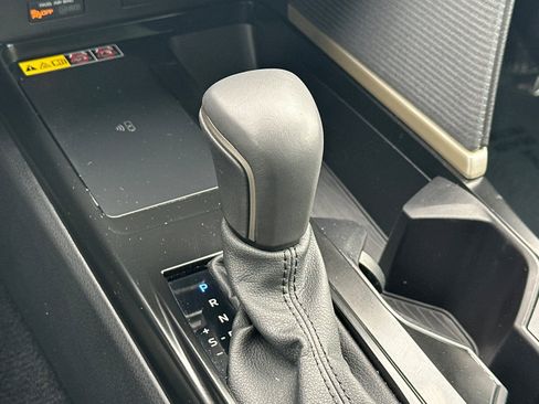 Certified 2025 Toyota Camry SE w/ Convenience Package image 33