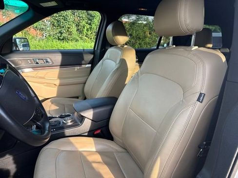 Used 2016 Ford Explorer Limited w/ Equipment Group 301A AWD/4WD image 5
