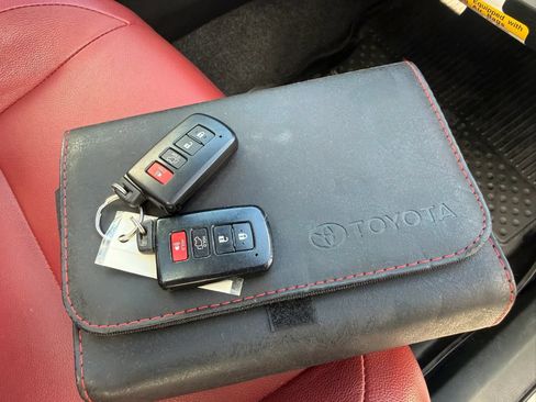 Used 2018 Toyota RAV4 XLE AWD/4WD image 51