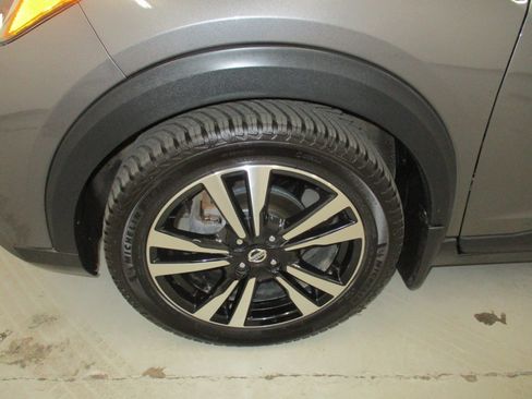 Used 2020 Nissan Kicks SV w/ Exterior Package FWD image 4