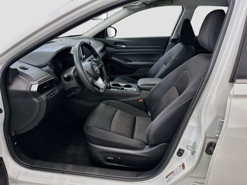Used 2025 Nissan Altima 2.5 SV AWD/4WD image 13