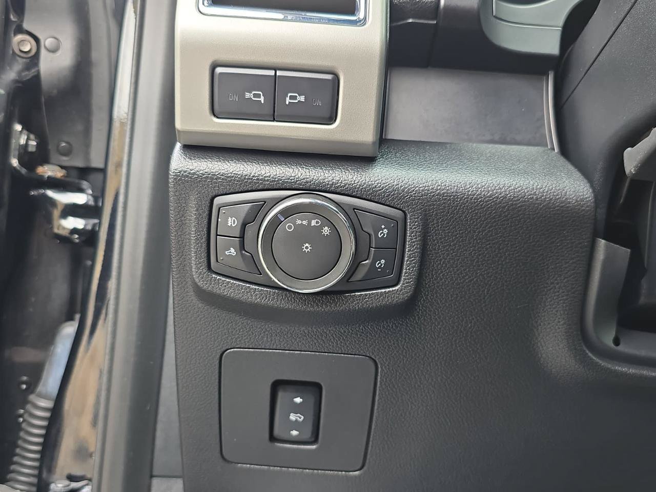 Used 2016 Ford F150 Lariat w/ Equipment Group 501A Mid AWD/4WD image 24