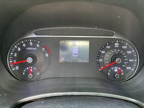 Used 2020 Kia Soul LX FWD image 23
