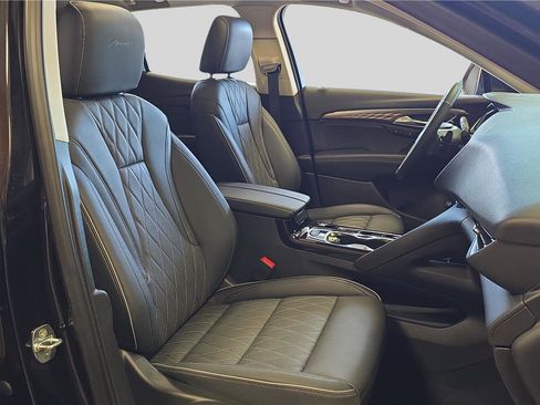Used 2023 Buick Envision Avenir image 12