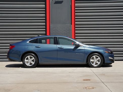 Used 2024 Chevrolet Malibu LS FWD image 4