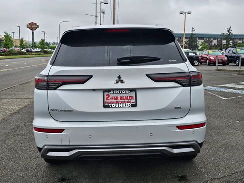 Used 2025 Mitsubishi Outlander SEL AWD/4WD image 6