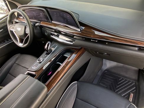 Used 2022 Cadillac Escalade Premium Luxury w/ Performance Package image 12