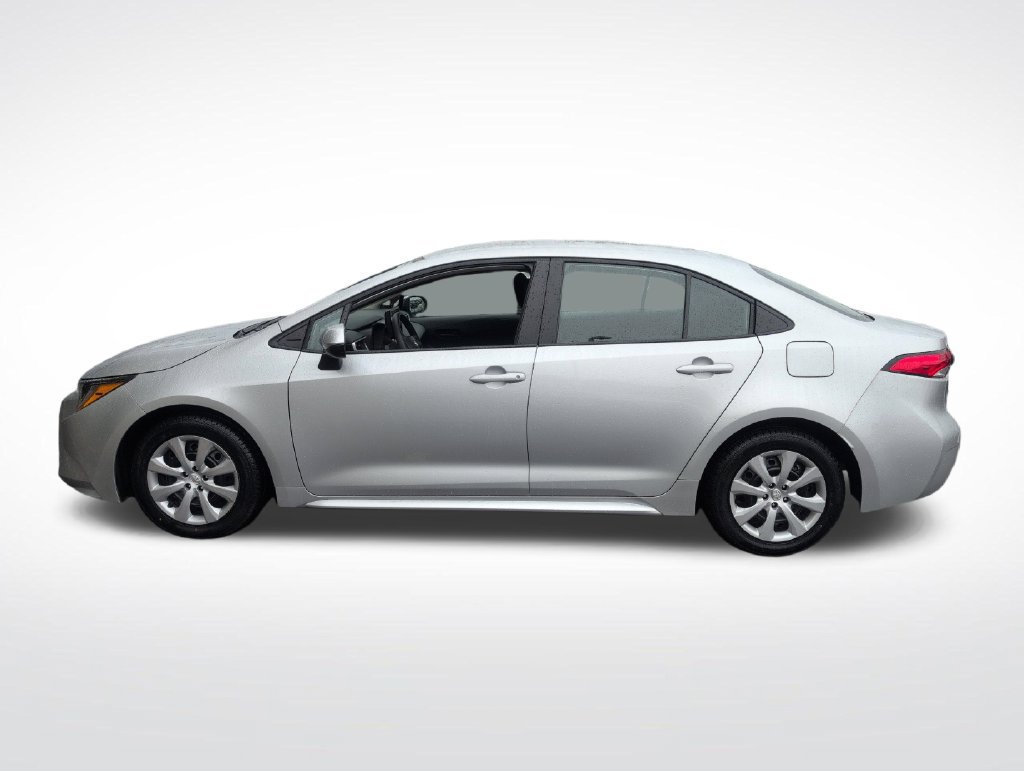 Used 2024 Toyota Corolla LE FWD image 4