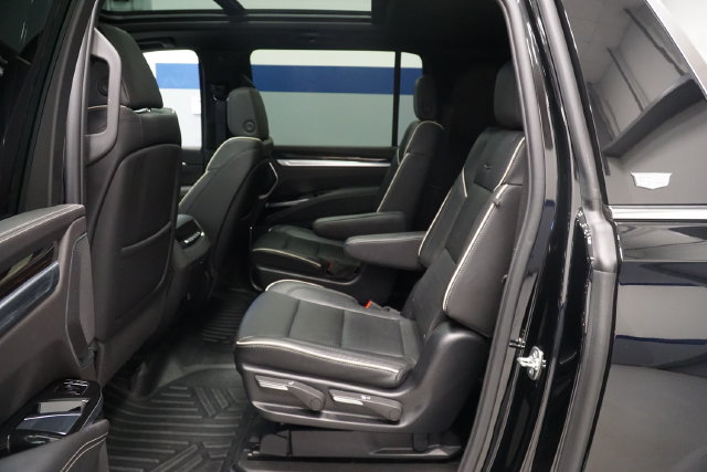 Used 2026 Cadillac Escalade ESV Luxury w/ LPO, Floor Liner Package AWD/4WD image 24