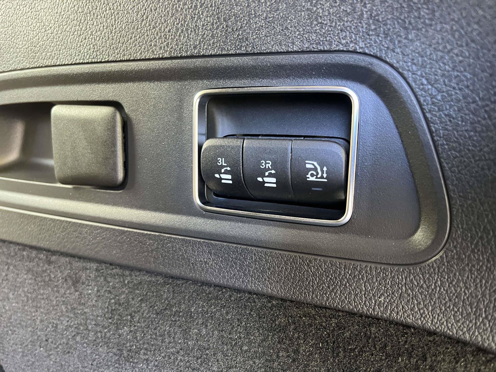 New 2027 Mercedes-Benz GLS 450 4MATIC image 11