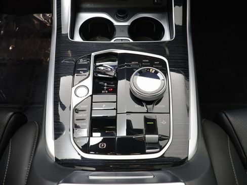 Certified 2025 BMW X7 M60i image 13