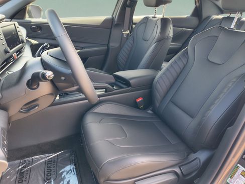 New 2026 Hyundai Elantra SEL Sport FWD image 18