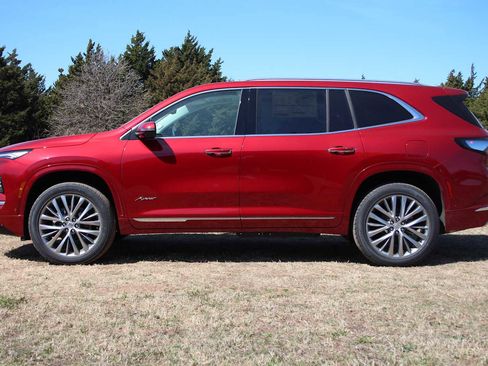 New 2026 Buick Enclave Avenir w/ Super Cruise Package FWD image 5