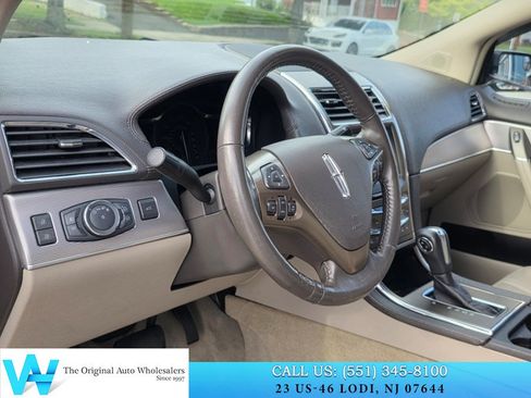 Used 2011 Lincoln MKX 2WD image 13