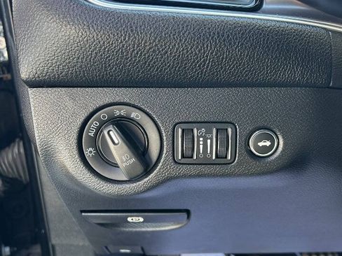 Used 2016 Dodge Challenger R/T image 23