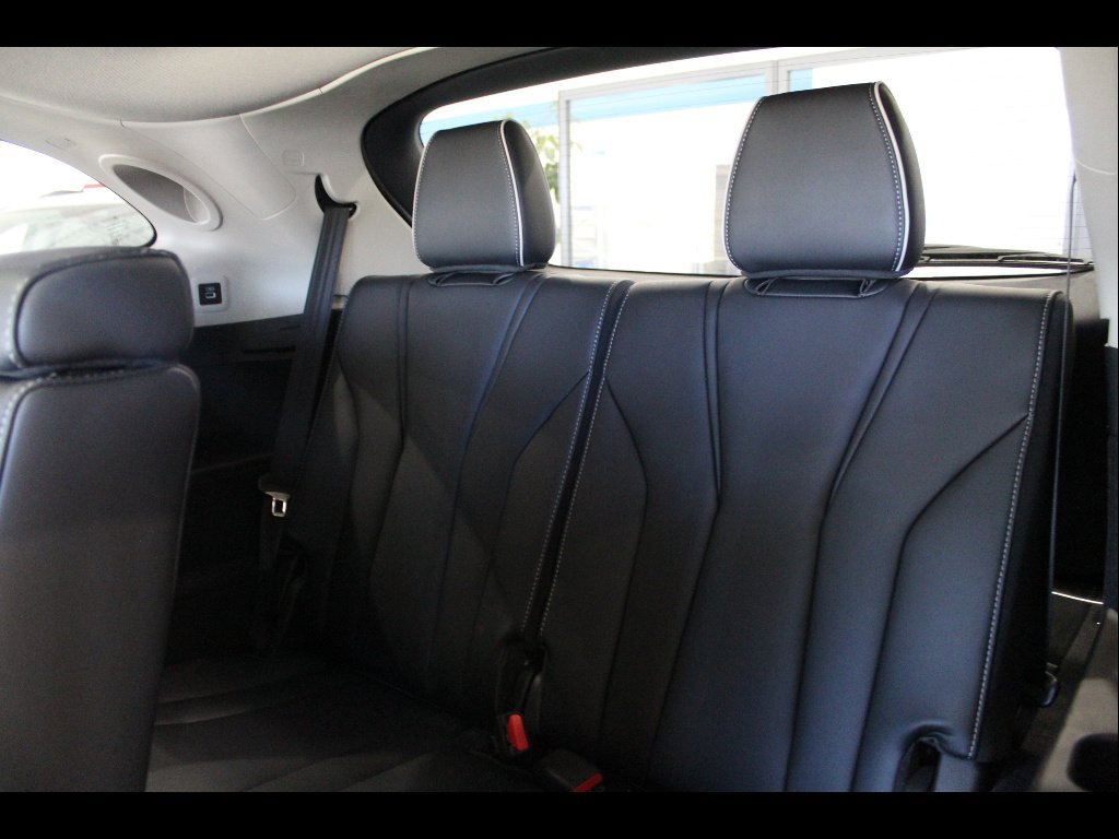 Used 2023 Acura MDX w/ Advance Package AWD/4WD image 19