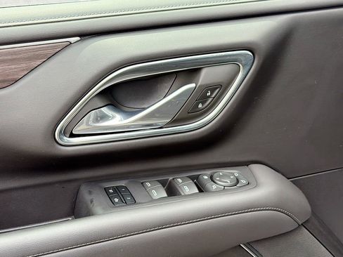 Used 2024 Chevrolet Tahoe Z71 w/ Luxury Package image 17