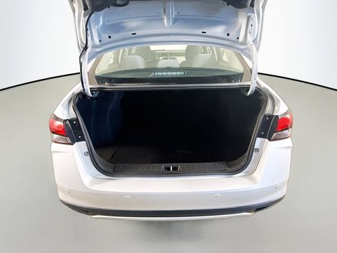 Used 2021 Nissan Versa SV image 35