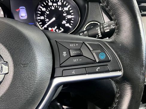 Used 2019 Nissan Rogue Sport SV w/ Technology Package FWD image 19