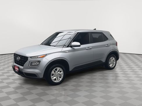 Used 2021 Hyundai Venue SE FWD image 24