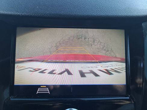 Used 2020 Chevrolet Trax LT w/ LT Convenience Package image 19