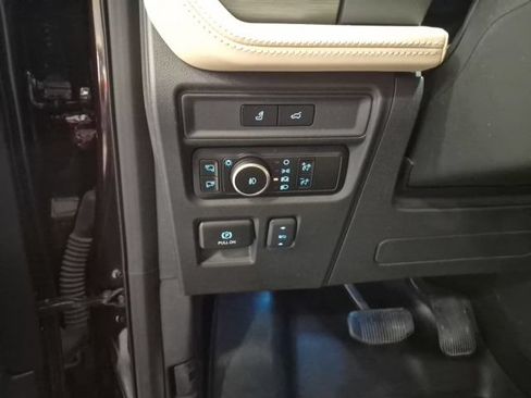 Used 2024 Ford Expedition Platinum AWD/4WD image 12