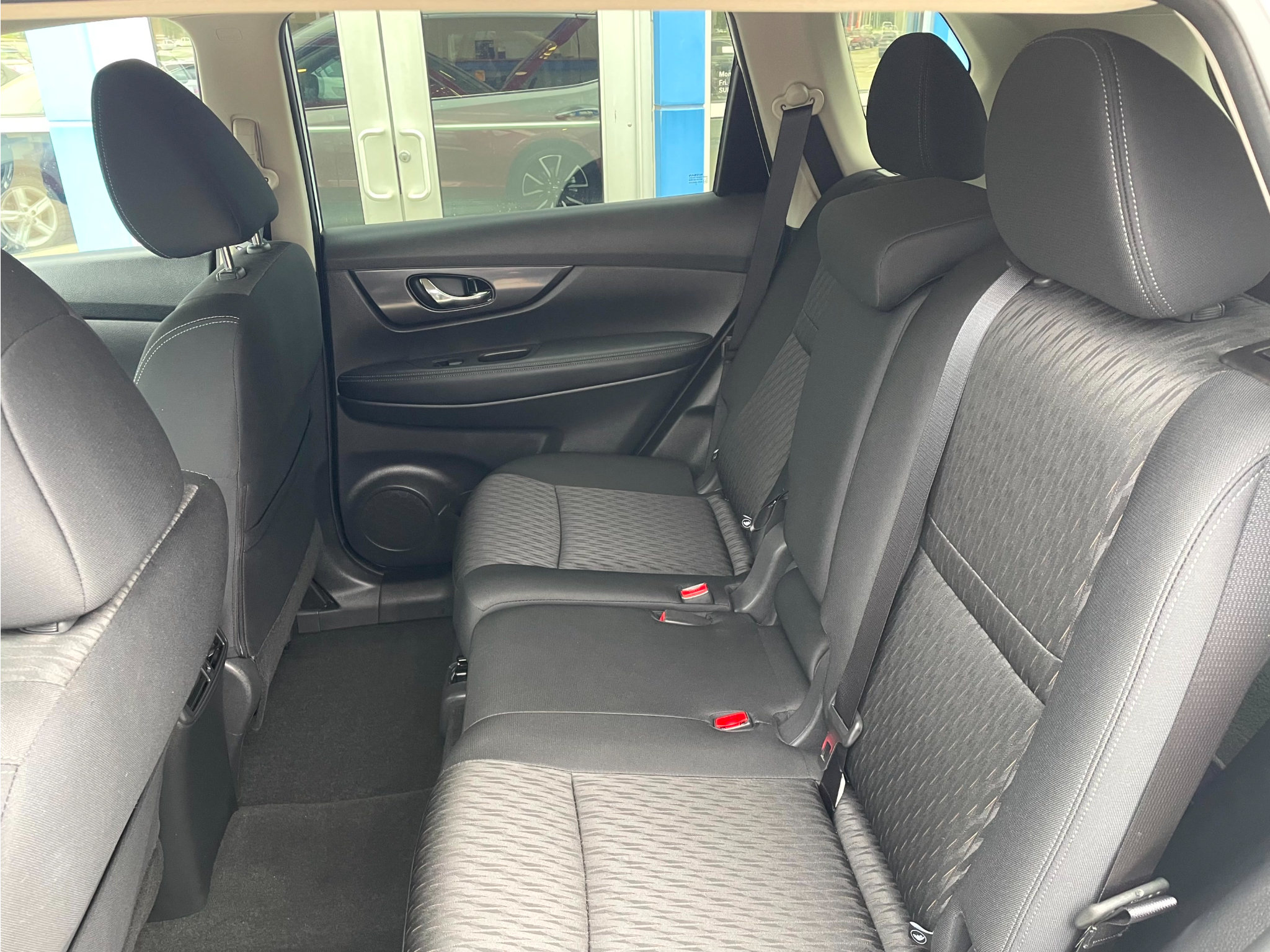 Used 2020 Nissan Rogue SV AWD/4WD image 10