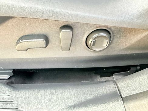 Used 2025 Subaru Outback Premium w/ Popular Package #1A image 14