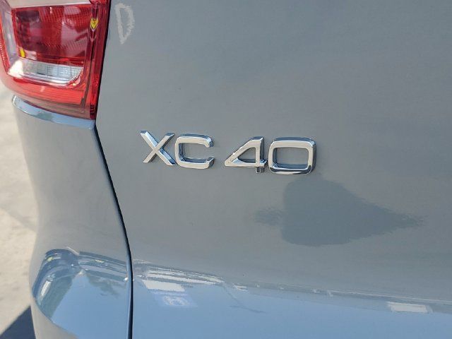 Used 2024 Volvo XC40 B5 Plus w/ Protection Package Premier AWD/4WD image 7
