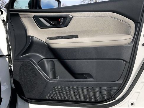 Certified 2025 Subaru Forester Premium image 21